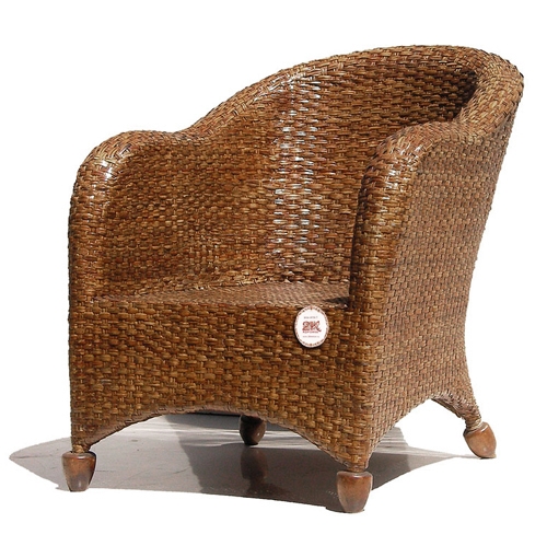 Плетёное кресло из ротанга